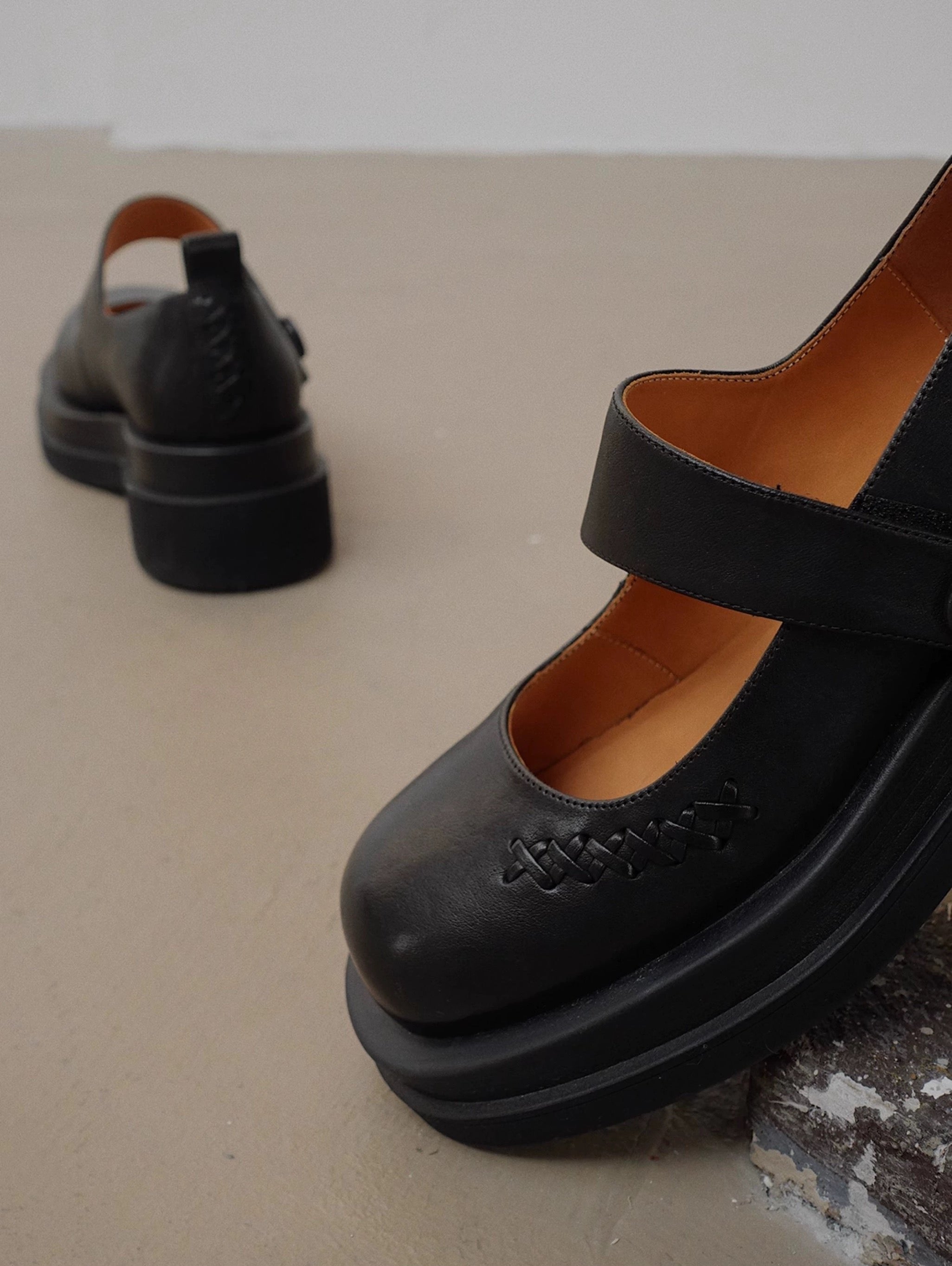 "Dark Chocolate Cookie" Women's Leather Strap Mary Jane Shoes in Black